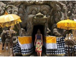 Bedulu Artist Community Hadirkan Pameran Seni Rupa “Metangi” di Situs Goa Gajah